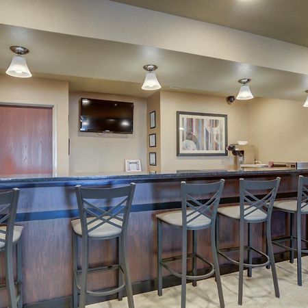 Cobblestone Inn & Suites-Kersey Buitenkant foto