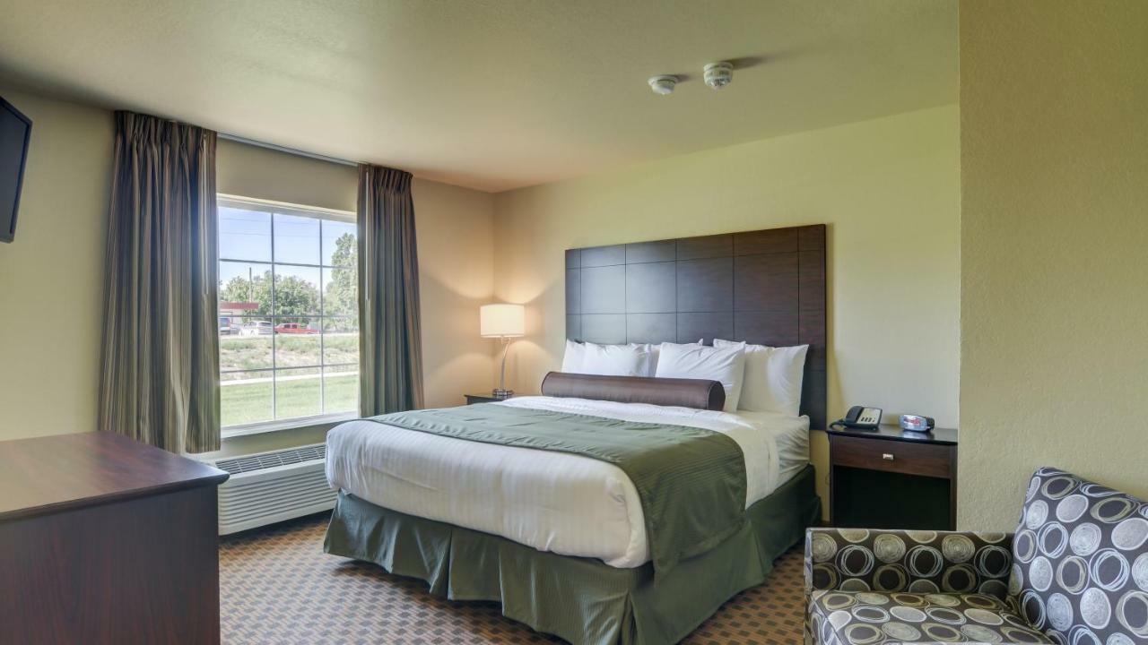 Cobblestone Inn & Suites-Kersey Buitenkant foto