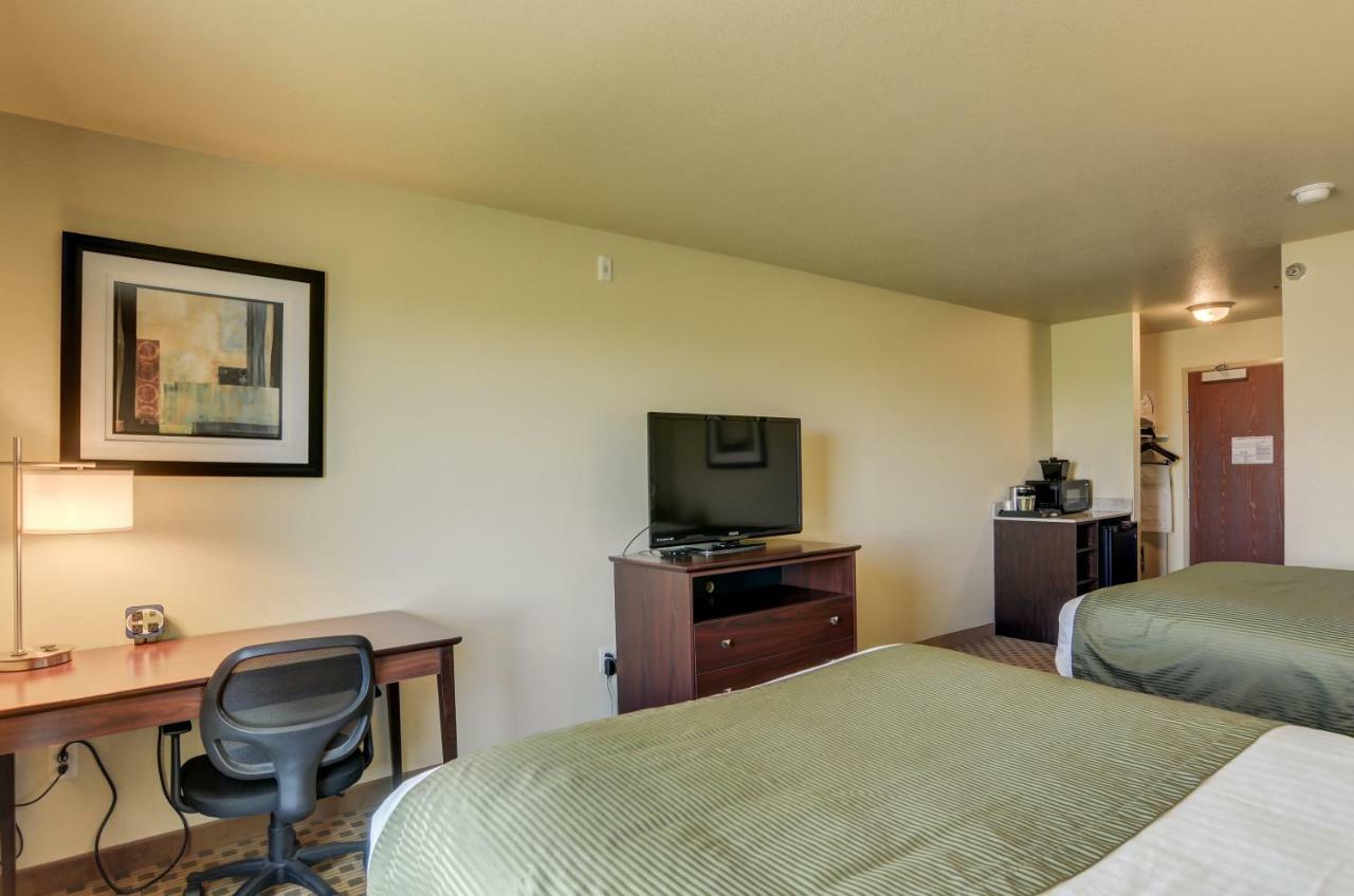 Cobblestone Inn & Suites-Kersey Buitenkant foto