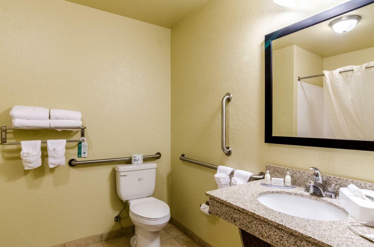 Cobblestone Inn & Suites-Kersey Buitenkant foto