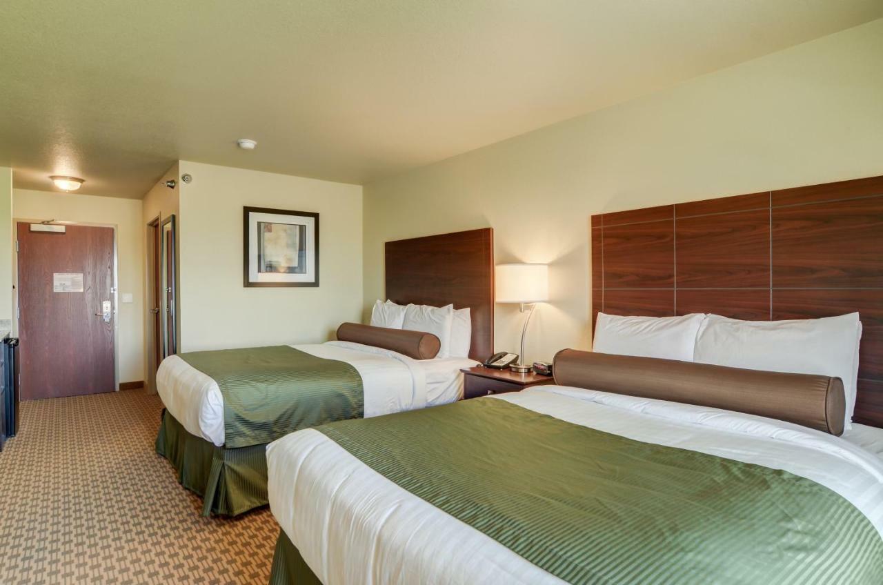 Cobblestone Inn & Suites-Kersey Buitenkant foto